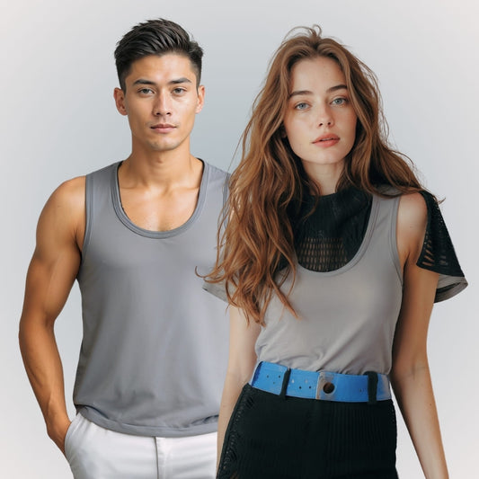 Homme et femme en tshirt chauffant gris